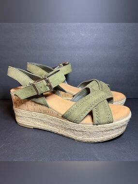 Fergie Proud Women's Olive Green & Tan Espadrille Wedge Sandals Shoes 8M
